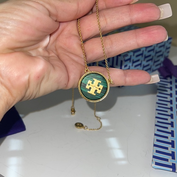 Tory Burch Emerald Green Medallion Necklace - Picture 10 of 11